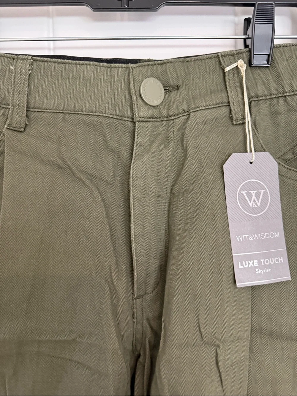 WIT & WISDOM SHORTS